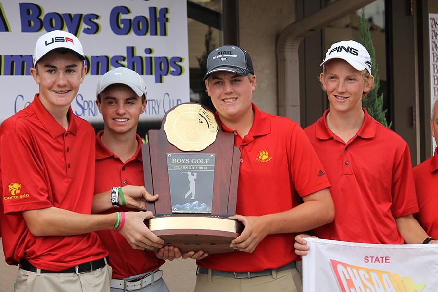 Coronado+Boys+Golf+fights+to+repeat+last+years+5A+state+championship+title.