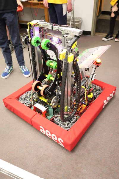cougars gone wired robot "Arlo"